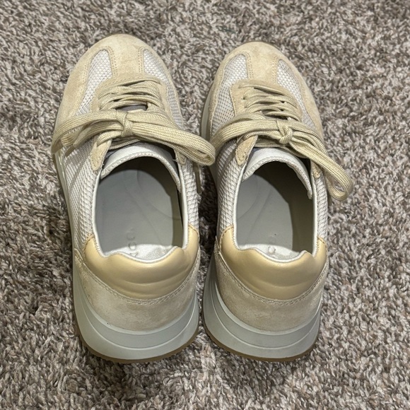 Vince Sneakers EXCELLENT CONDITION size 7 - Picture 4 of 7